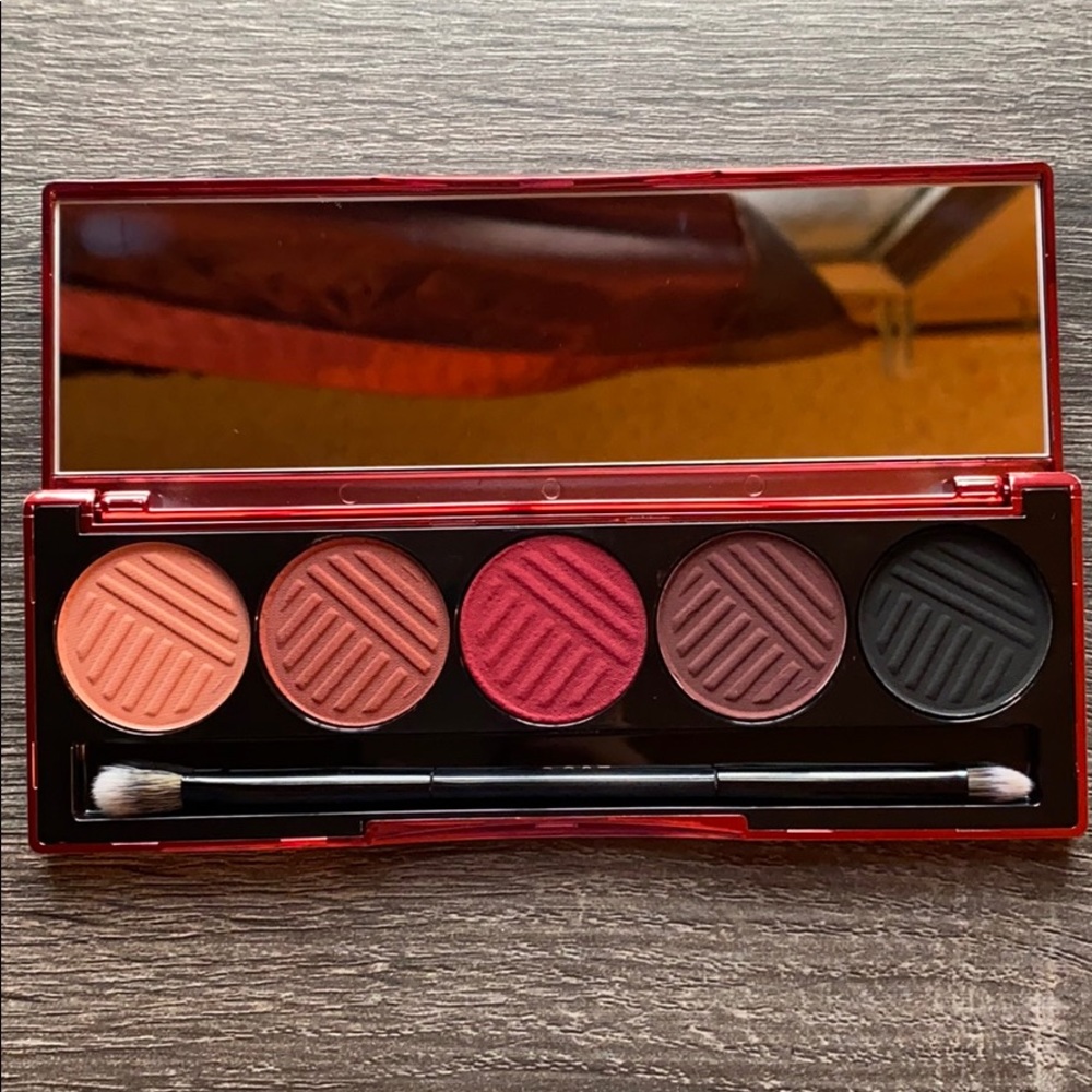 Dose of Colors eye shadow palette